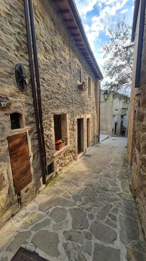 Luciae Domus Hotel Roccascalegna Exterior photo